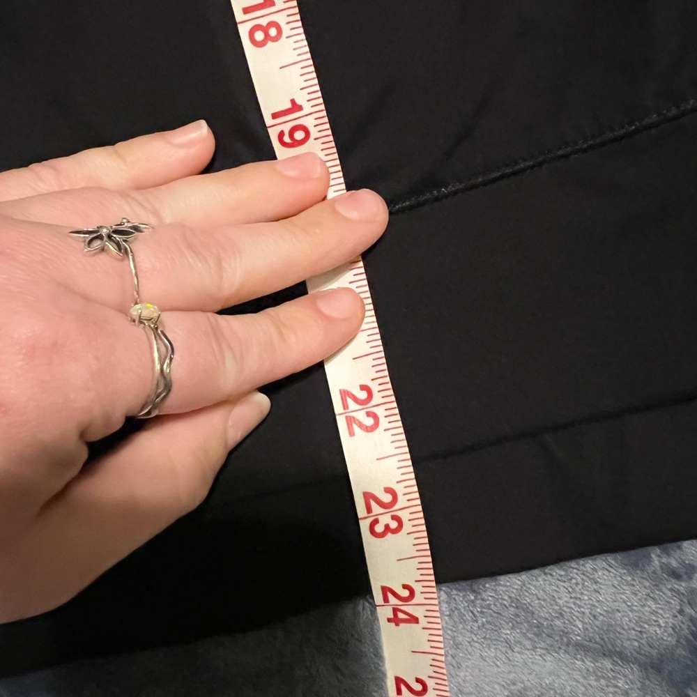 Lululemon Athletica Black Warm Up Crew - Picture 8 of 11